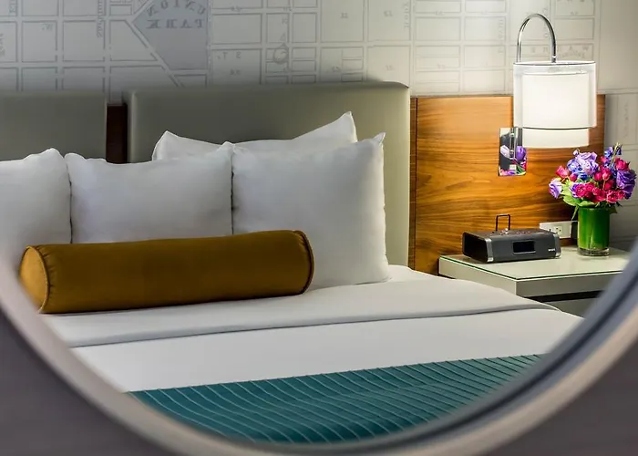 Kinzie Hotel 4*