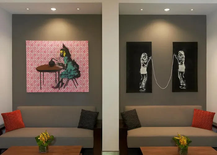 Hotel Kinzie 4*