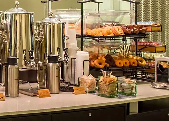 Kinzie Hotel 4*